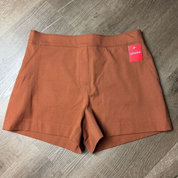 SPANX | On the Go Twill Shorts 4" NWT - Picture 2 of 6